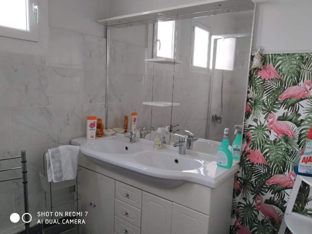 Chambres Tout Confort,Gare Tgv ,Wifi,Clim, Parking,Pt Dejeuner Perpinhã Exterior foto